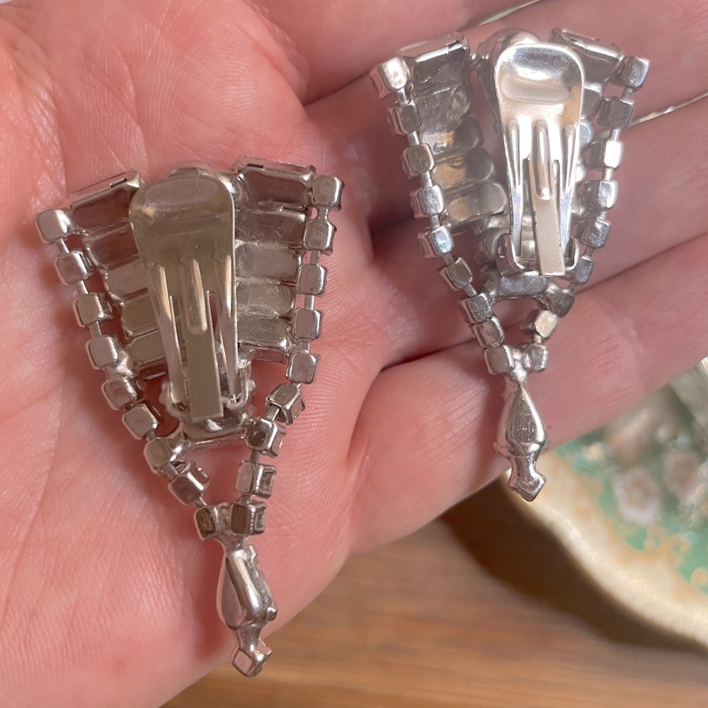 Rhinestone Clip on Earrings Vintage Glam - Picture 4 of 5